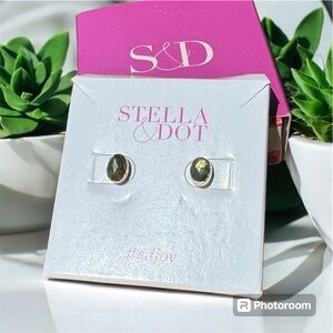 Stella & Dot Delphie Studs